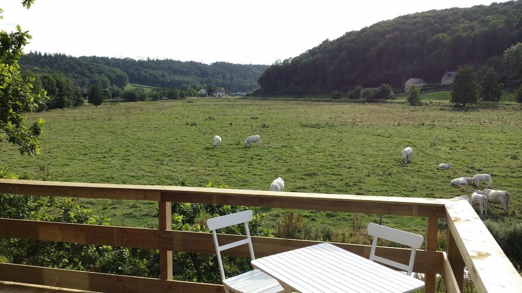 Cabane Perchee Dans La Prairie De L'Ancien Moulin Valmont  Bilik gambar